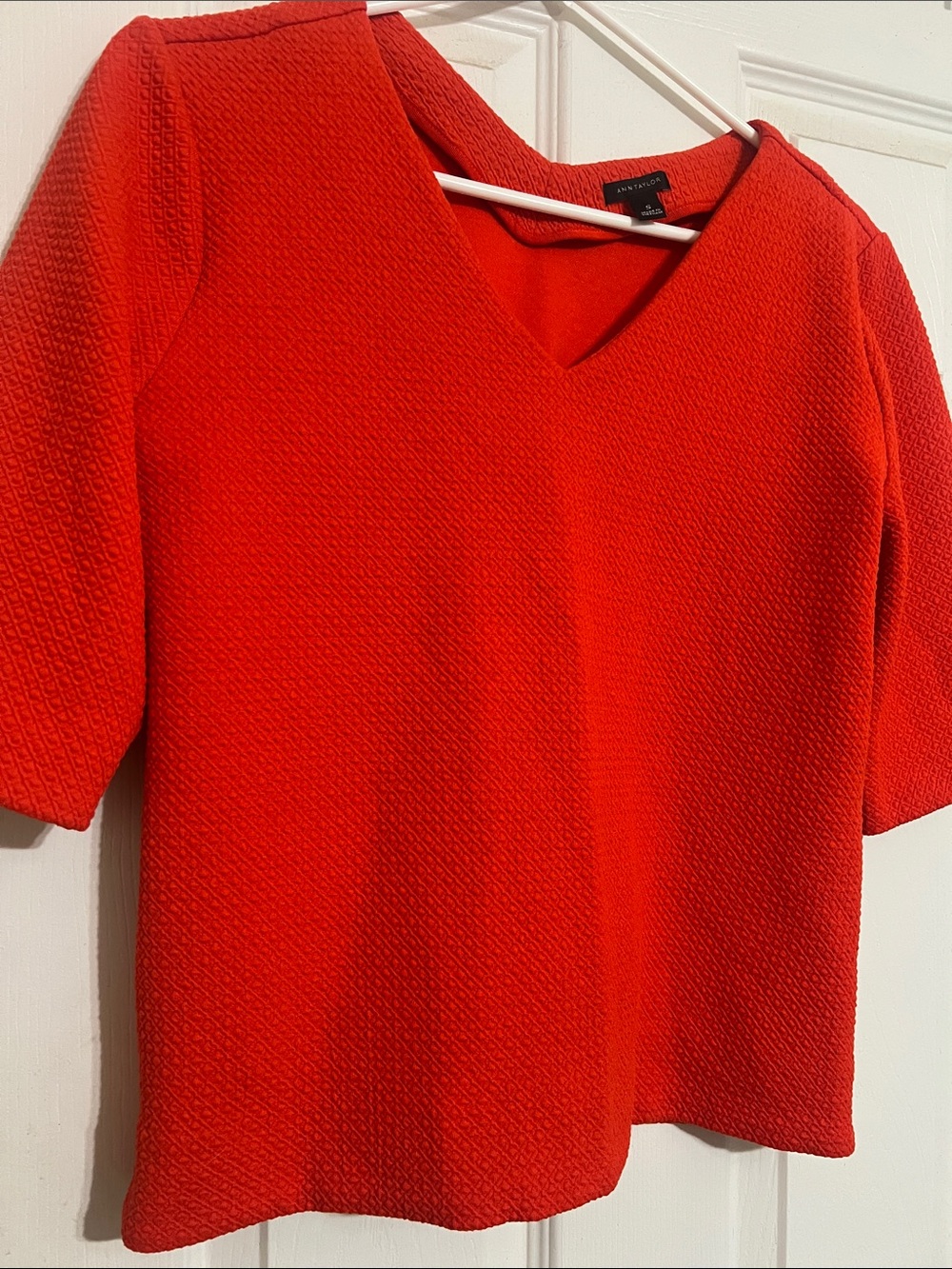 Ann Taylor Bright Red Textured V-Neck Short Sleeve Top